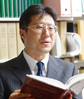 山田 卓平　教授